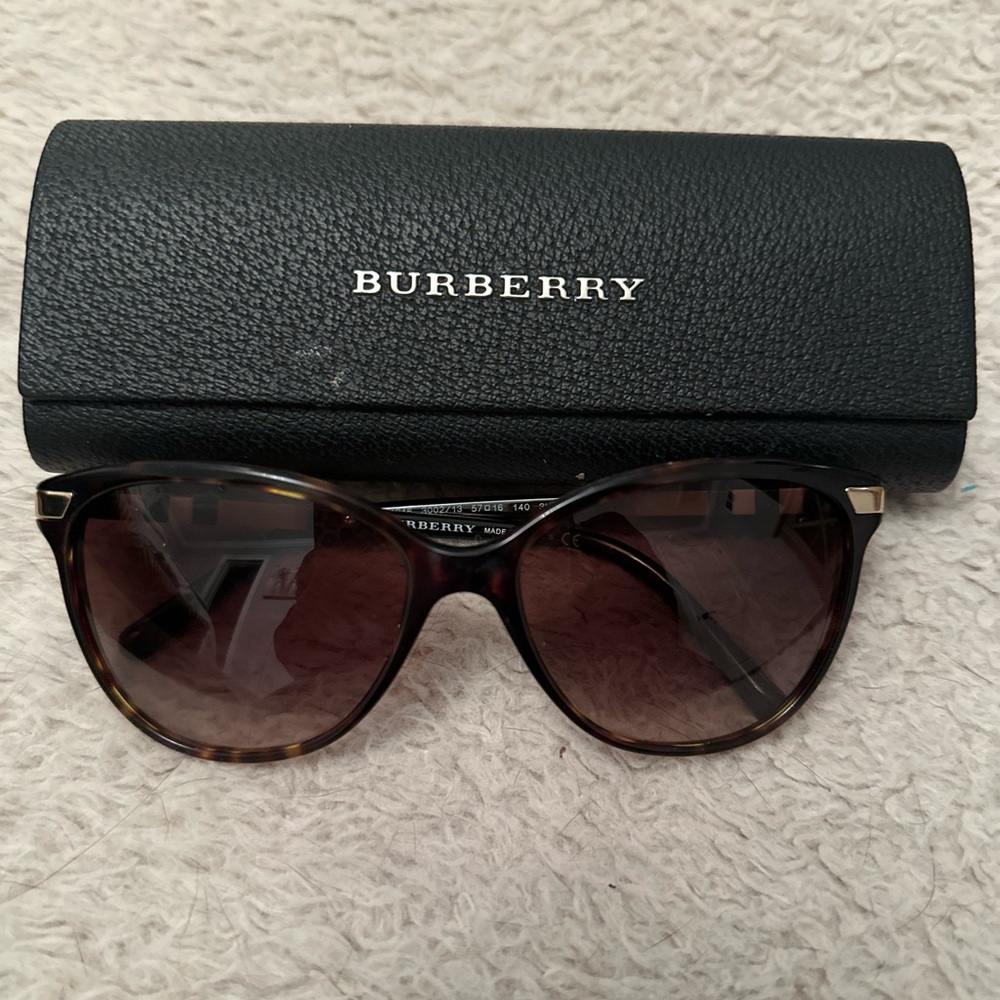 Burberry tortoise cat eye sunglasses